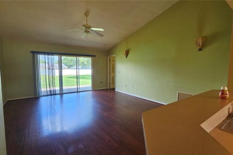 House in Grand Island, Florida 3 bedrooms, 117.99 sq.m. № 1786850 - photo 10