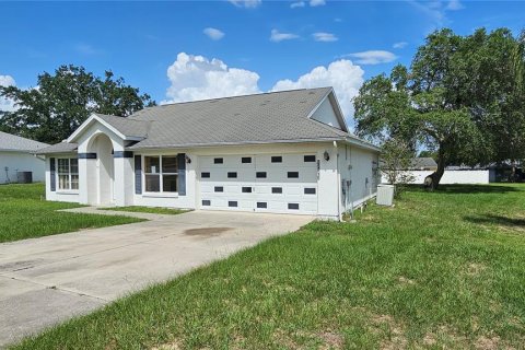 House in Grand Island, Florida 3 bedrooms, 117.99 sq.m. № 1786850 - photo 4