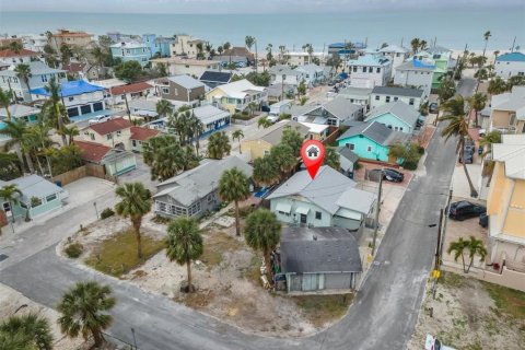 Casa en venta en Treasure Island, Florida, 2 dormitorios, 62.43 m2 № 1533969 - foto 1