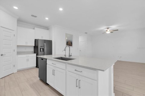 House in New Port Richey, Florida 4 bedrooms, 216.83 sq.m. № 2396002 - photo 14