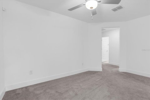 House in New Port Richey, Florida 4 bedrooms, 216.83 sq.m. № 2396002 - photo 19