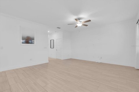 House in New Port Richey, Florida 4 bedrooms, 216.83 sq.m. № 2396002 - photo 6