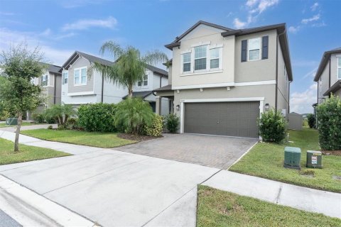 House in New Port Richey, Florida 4 bedrooms, 216.83 sq.m. № 2396002