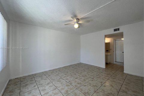 Copropriété à vendre à Deerfield Beach, Floride: 2 chambres, 119.84 m2 № 1998631 - photo 5