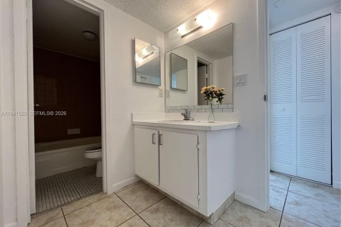 Copropriété à vendre à Deerfield Beach, Floride: 2 chambres, 119.84 m2 № 1998631 - photo 10