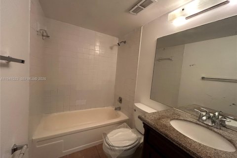 Copropriété à vendre à Deerfield Beach, Floride: 2 chambres, 119.84 m2 № 1998631 - photo 8