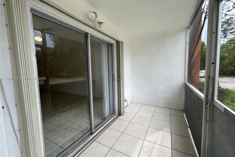 Copropriété à vendre à Deerfield Beach, Floride: 2 chambres, 119.84 m2 № 1998631 - photo 11