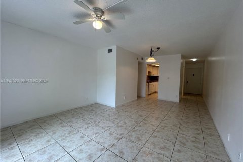 Copropriété à vendre à Deerfield Beach, Floride: 2 chambres, 119.84 m2 № 1998631 - photo 3