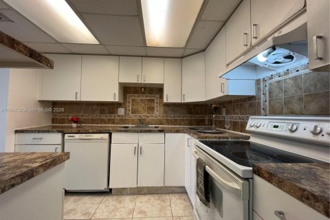 Copropriété à vendre à Deerfield Beach, Floride: 2 chambres, 119.84 m2 № 1998631 - photo 2