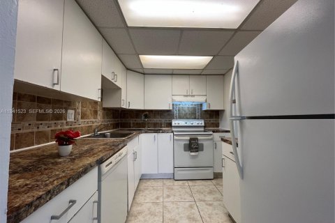 Copropriété à vendre à Deerfield Beach, Floride: 2 chambres, 119.84 m2 № 1998631 - photo 1