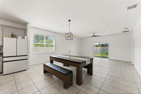 Villa ou maison à vendre à Sorrento, Floride: 4 chambres, 205.31 m2 № 1673044 - photo 5