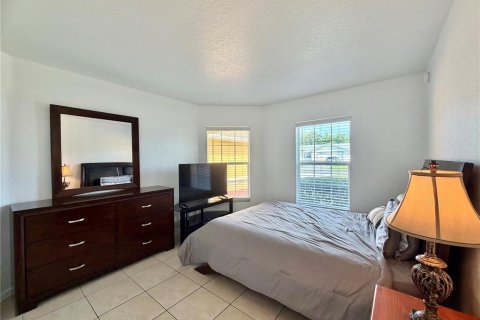House in Ocala, Florida 4 bedrooms, 152.64 sq.m. № 2400972 - photo 8