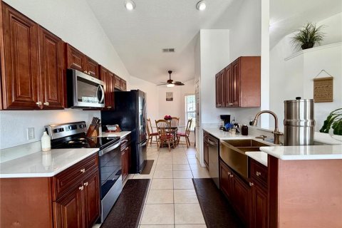 House in Ocala, Florida 4 bedrooms, 152.64 sq.m. № 2400972 - photo 17