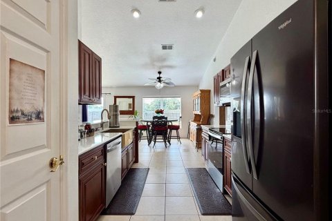 House in Ocala, Florida 4 bedrooms, 152.64 sq.m. № 2400972 - photo 20