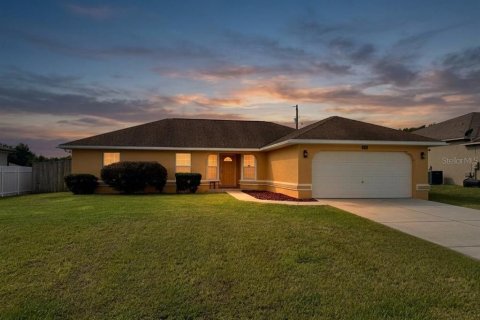 House in Ocala, Florida 4 bedrooms, 152.64 sq.m. № 2400972