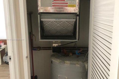 Снять в аренду кондоминиум в Халландейл-Бич, Флорида 2 спальни, 87.79м2, № 1949466 - фото 17