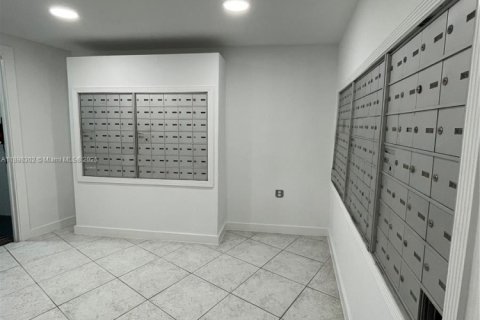 Снять в аренду кондоминиум в Халландейл-Бич, Флорида 2 спальни, 87.79м2, № 1949466 - фото 25