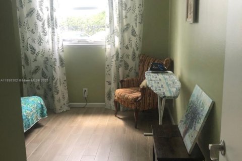 Снять в аренду кондоминиум в Халландейл-Бич, Флорида 2 спальни, 87.79м2, № 1949466 - фото 15