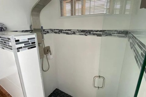 Casa en venta en Hialeah, Florida, 3 dormitorios, 102.94 m2 № 1881474 - foto 14