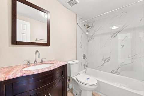 Villa ou maison à louer à Miami, Floride: 3 chambres, 127.46 m2 № 2190556 - photo 18
