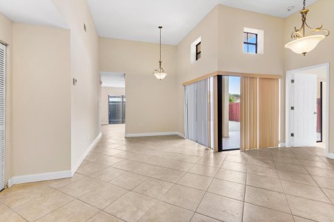 Villa ou maison à louer à Miami, Floride: 3 chambres, 127.46 m2 № 2190556 - photo 3