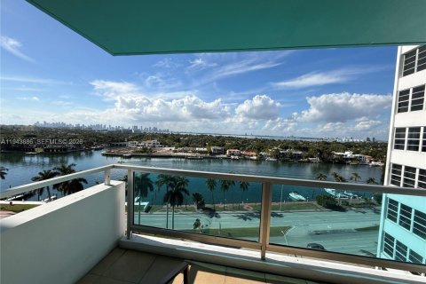 Apartment in Miami Beach, Florida 2 bedrooms, 105.91 sq.m. № 2155145 - photo 8