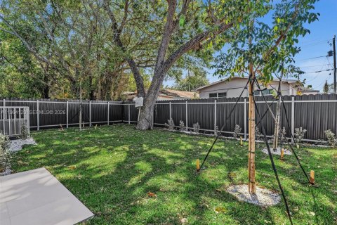 Immobilier commercial à vendre à Miami, Floride: 188.78 m2 № 2032185 - photo 10