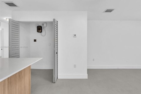 Immobilier commercial à vendre à Miami, Floride: 188.78 m2 № 2032185 - photo 23