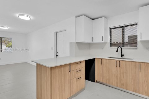 Immobilier commercial à vendre à Miami, Floride: 188.78 m2 № 2032185 - photo 17