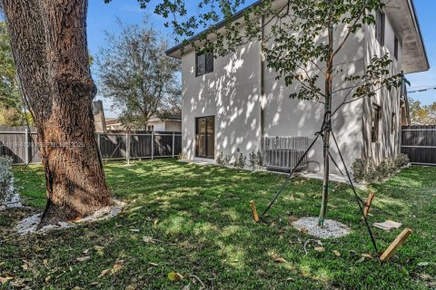 Immobilier commercial à vendre à Miami, Floride: 188.78 m2 № 2032185 - photo 11