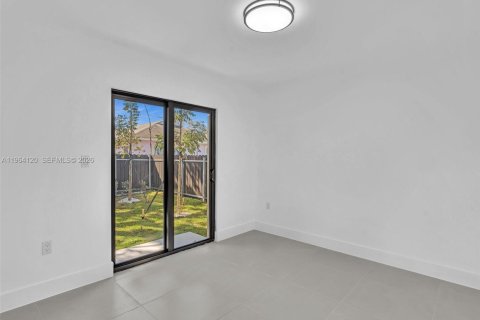 Immobilier commercial à vendre à Miami, Floride: 188.78 m2 № 2032185 - photo 14