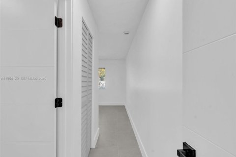 Immobilier commercial à vendre à Miami, Floride: 188.78 m2 № 2032185 - photo 6