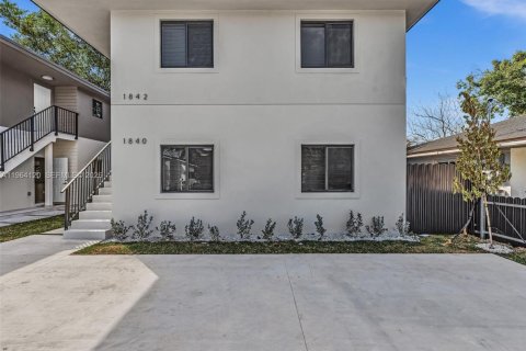 Immobilier commercial à Miami, Floride 188.78 m2 № 2032185