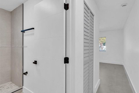 Immobilier commercial à vendre à Miami, Floride: 188.78 m2 № 2032185 - photo 7