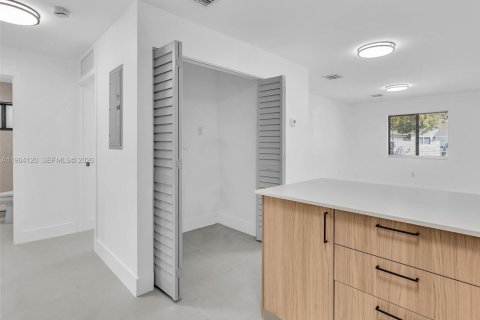 Immobilier commercial à vendre à Miami, Floride: 188.78 m2 № 2032185 - photo 18