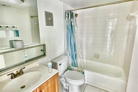 Condominio en venta en Plantation, Florida, 2 dormitorios, 88.44 m2 № 2046049 - foto 13