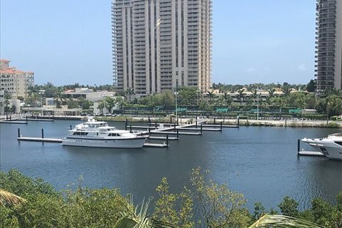 Condo in Aventura, Florida, 2 bedrooms  № 1960856