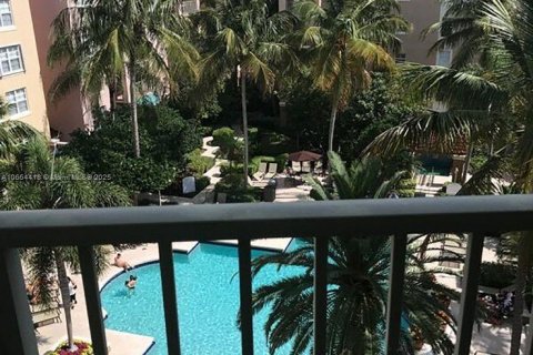 Condo in Aventura, Florida, 2 bedrooms  № 1960856 - photo 15