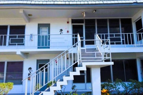 Condominio en alquiler en Clearwater, Florida, 2 dormitorios, 65.5 m2 № 1906056 - foto 1