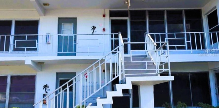 Condominio en Clearwater, Florida, 2 dormitorios № 1906056