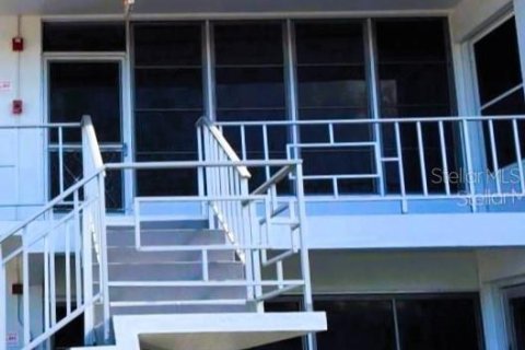 Condominio en alquiler en Clearwater, Florida, 2 dormitorios, 65.5 m2 № 1906056 - foto 3