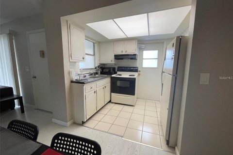 Condominio en alquiler en Clearwater, Florida, 2 dormitorios, 65.5 m2 № 1906056 - foto 12