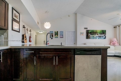Condo in Davie, Florida, 2 bedrooms  № 1879010 - photo 19