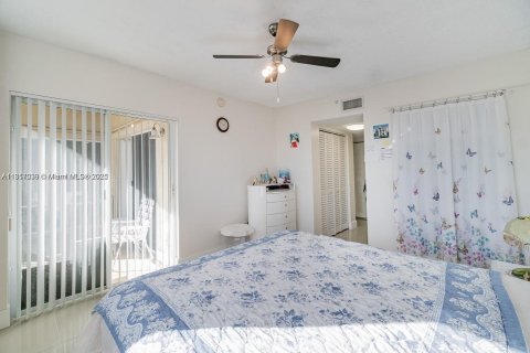 Condo in Davie, Florida, 2 bedrooms  № 1879010 - photo 8