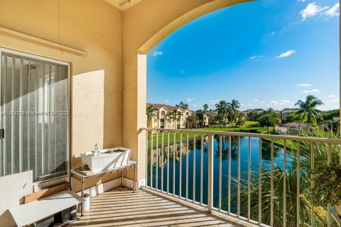Condo in Davie, Florida, 2 bedrooms  № 1879010 - photo 1