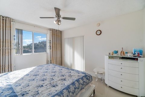 Condo in Davie, Florida, 2 bedrooms  № 1879010 - photo 10