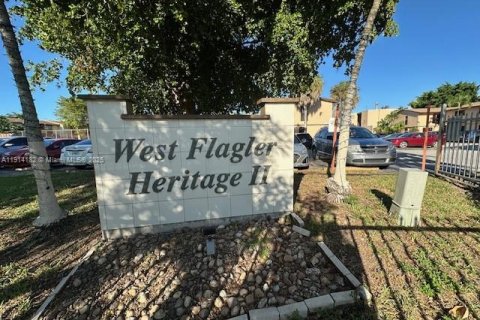 Condo in Sweetwater, Florida, 3 bedrooms  № 2015818 - photo 9