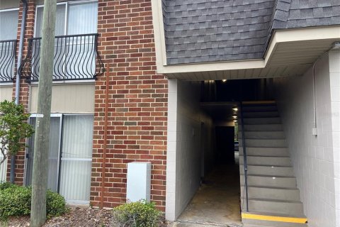 Condo in Gainesville, Florida, 1 bedroom  № 1827635 - photo 2