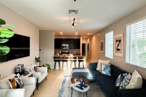 Condominio en alquiler en Pembroke Pines, Florida, 3 dormitorios, 162.11 m2 № 1950064 - foto 13