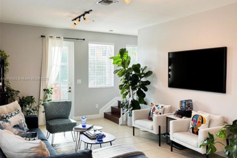 Condominio en alquiler en Pembroke Pines, Florida, 3 dormitorios, 162.11 m2 № 1950064 - foto 16